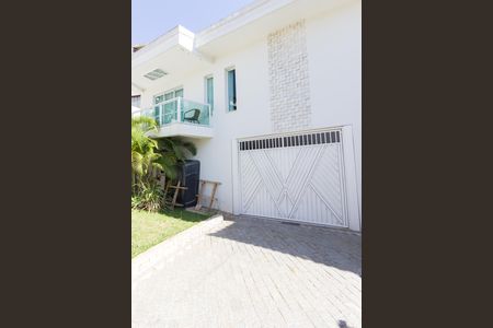 Casa à venda com 541m², 5 quartos e 5 vagas Casa à venda com 541m², 5 quartos e 5 vagasFachada