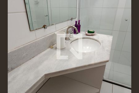 Banheiro de kitnet/studio para alugar com 1 quarto, 30m² em Cerqueira César, São Paulo