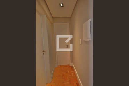 Corredor de apartamento para alugar com 1 quarto, 54m² em Pinheiros, São Paulo