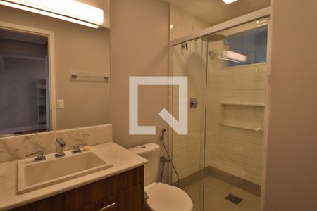 Banheiro de apartamento para alugar com 1 quarto, 54m² em Pinheiros, São Paulo