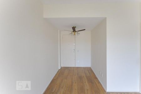 Apartamento à venda com 80m², 3 quartos e sem vagaSala