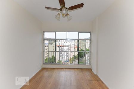 Apartamento à venda com 80m², 3 quartos e sem vagaSala