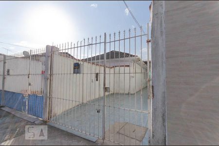 Casa para alugar com 100m², 2 quartos e 1 vaga Casa para alugar com 100m², 2 quartos e 1 vagaFachada