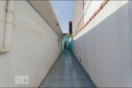 Casa para alugar com 100m², 2 quartos e 1 vaga Casa para alugar com 100m², 2 quartos e 1 vagaCorredor