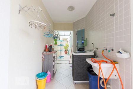 Casa à venda com 187m², 3 quartos e 3 vagas Casa à venda com 187m², 3 quartos e 3 vagasÁrea de Serviço