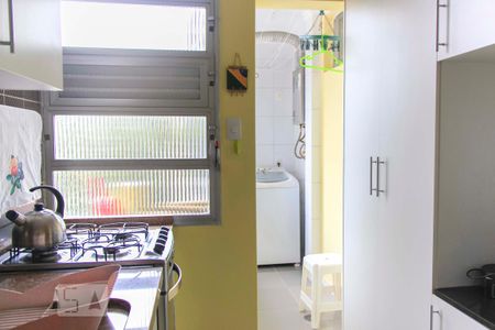 Cozinha e Área de Serviço de apartamento para alugar com 2 quartos, 82m² em Centro, Florianópolis