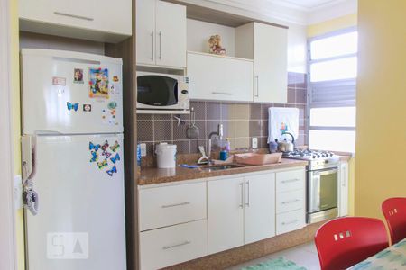 Cozinha de apartamento para alugar com 2 quartos, 82m² em Centro, Florianópolis