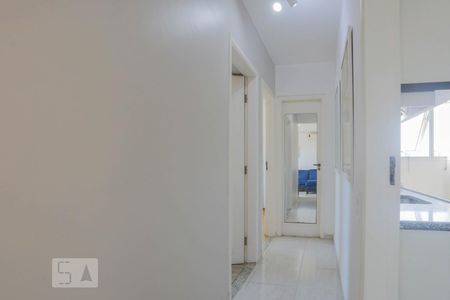 Corredor de apartamento para alugar com 2 quartos, 63m² em Vila Gumercindo, São Paulo