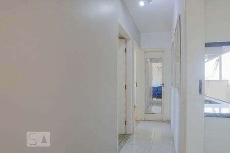 Corredor de apartamento à venda com 2 quartos, 64m² em Vila Gumercindo, São Paulo