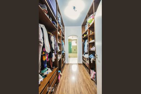 Apartamento à venda com 148m², 3 quartos e 2 vagasCloset Suíte 01