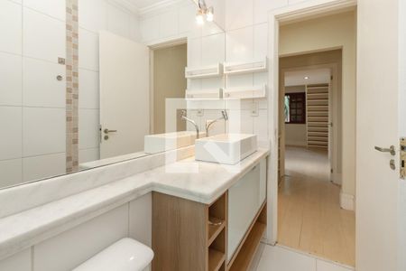 Casa à venda com 134m², 2 quartos e 1 vagaBanheiro