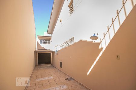 Casa à venda com 168m², 2 quartos e 5 vagasQuintal
