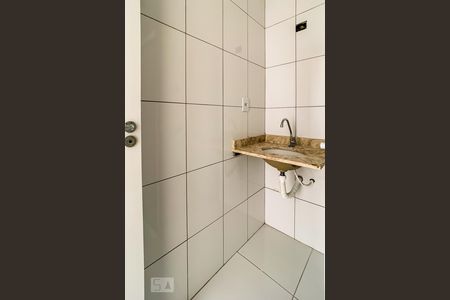 Apartamento para alugar com 56m², 2 quartos e 1 vaga Apartamento para alugar com 56m², 2 quartos e 1 vagaBanheiro