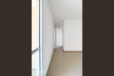 Corredor de apartamento para alugar com 2 quartos, 56m² em Vila São Rafael, Guarulhos