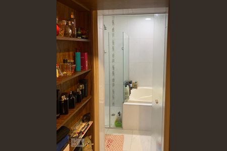 Banheiro suíte  de apartamento à venda com 3 quartos, 154m² em Vila Laís, São Paulo