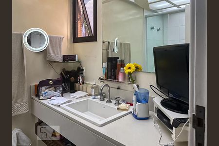 Apartamento à venda com 250m², 4 quartos e 4 vagasBanheiro