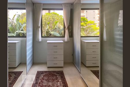 Apartamento à venda com 250m², 4 quartos e 4 vagasQuarto