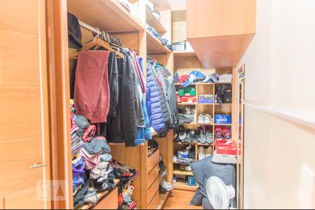 Closet da suíte 3 de casa à venda com 3 quartos, 318m² em Conceição, Diadema