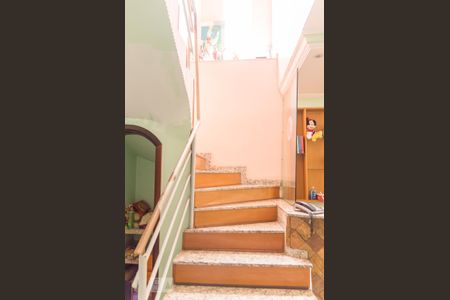 Escada Interna de casa à venda com 3 quartos, 318m² em Conceição, Diadema