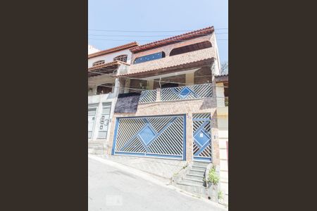 Fachada de casa à venda com 3 quartos, 318m² em Conceição, Diadema