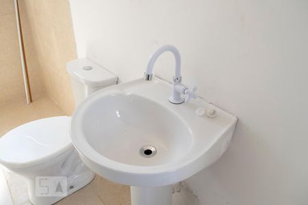 Casa à venda com 60m², 3 quartos e 1 vagaBANHEIRO 2