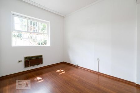 Casa para alugar com 526m², 4 quartos e 5 vagas Casa para alugar com 526m², 4 quartos e 5 vagasQuarto 3