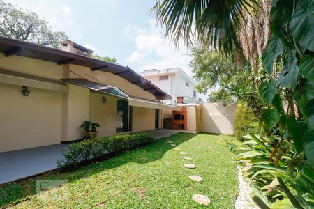 Quintal de casa à venda com 4 quartos, 526m² em Alto de Pinheiros, São Paulo