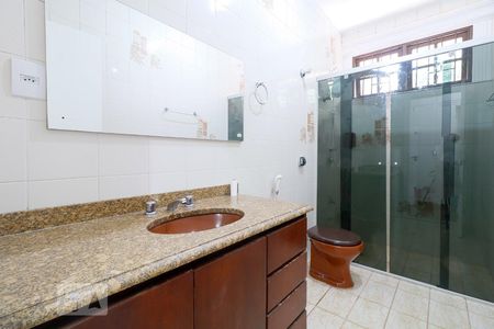 Casa para alugar com 526m², 4 quartos e 5 vagas Casa para alugar com 526m², 4 quartos e 5 vagasBanheiro 3