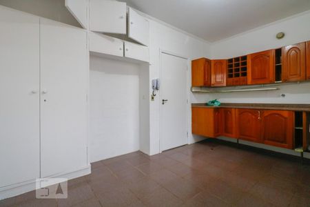 Casa para alugar com 526m², 4 quartos e 5 vagas Casa para alugar com 526m², 4 quartos e 5 vagasCozinha