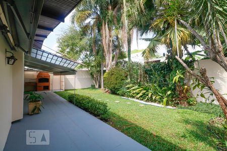 Casa para alugar com 526m², 4 quartos e 5 vagas Casa para alugar com 526m², 4 quartos e 5 vagasQuintal