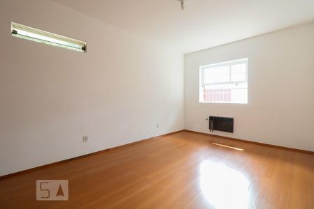 Casa para alugar com 526m², 4 quartos e 5 vagas Casa para alugar com 526m², 4 quartos e 5 vagasQuarto 2