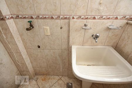 Apartamento à venda com 80m², 3 quartos e 1 vagaÁrea de Serviço