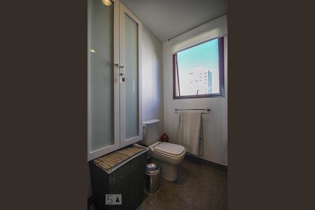 Apartamento à venda com 450m², 4 quartos e 5 vagasBanheiro da Suíte 