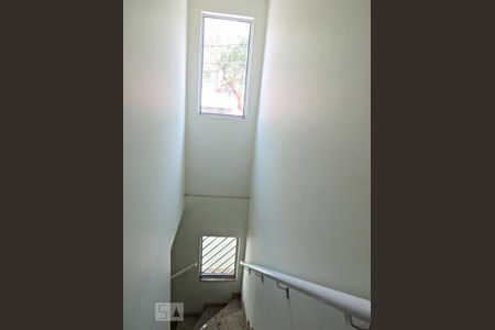 Casa à venda com 134m², 3 quartos e 3 vagasEscada