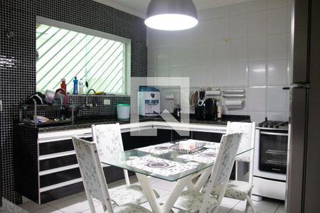 Casa à venda com 134m², 3 quartos e 3 vagas Casa à venda com 134m², 3 quartos e 3 vagasCozinha