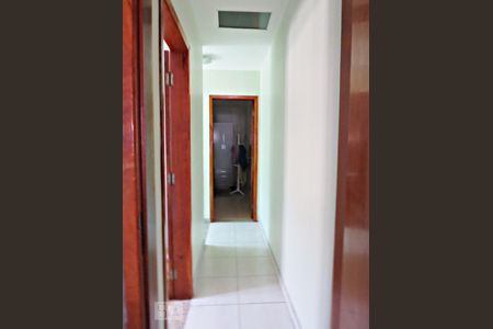 Corredor de casa à venda com 3 quartos, 134m² em Vila Nivi, São Paulo