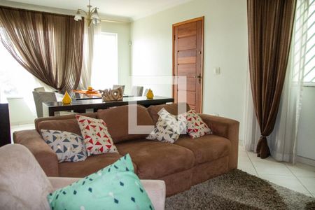 Casa à venda com 134m², 3 quartos e 3 vagas Casa à venda com 134m², 3 quartos e 3 vagasSala