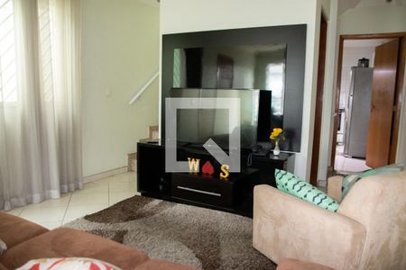 Casa à venda com 134m², 3 quartos e 3 vagas Casa à venda com 134m², 3 quartos e 3 vagasSala