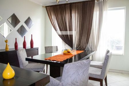 Casa à venda com 134m², 3 quartos e 3 vagas Casa à venda com 134m², 3 quartos e 3 vagasSala de Jantar