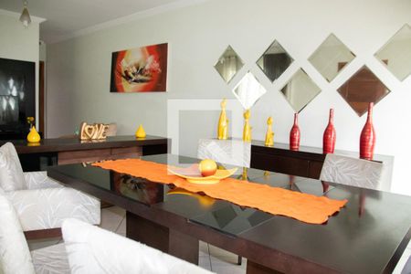 Casa à venda com 134m², 3 quartos e 3 vagas Casa à venda com 134m², 3 quartos e 3 vagasSala de Jantar