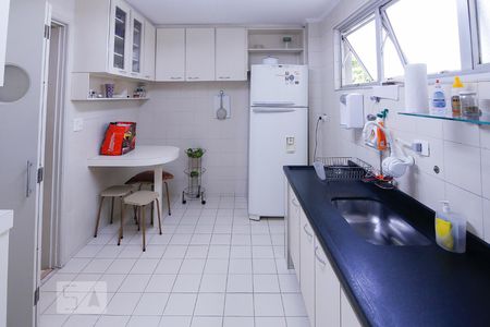 Apartamento para alugar com 145m², 4 quartos e 2 vagasCozinha