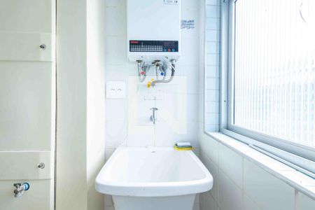 Apartamento para alugar com 77m², 2 quartos e 1 vagaÁrea de Serviço