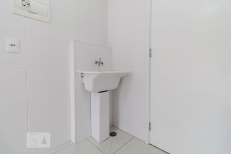 Sala e cozinha de kitnet/studio para alugar com 1 quarto, 28m² em Vila Alpina, São Paulo
