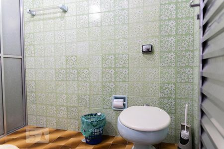 Casa à venda com 319m², 3 quartos e 3 vagas Casa à venda com 319m², 3 quartos e 3 vagasBanheiro