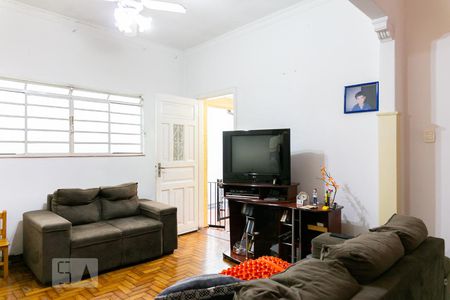 Casa à venda com 319m², 3 quartos e 3 vagas Casa à venda com 319m², 3 quartos e 3 vagasSala