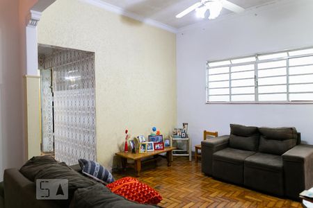 Casa à venda com 319m², 3 quartos e 3 vagas Casa à venda com 319m², 3 quartos e 3 vagasSala