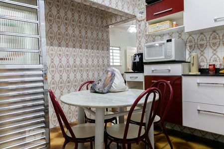 Casa à venda com 319m², 3 quartos e 3 vagas Casa à venda com 319m², 3 quartos e 3 vagasCozinha