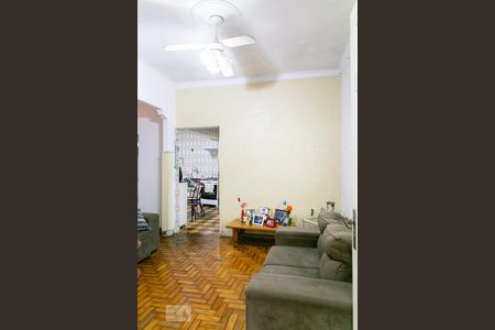 Casa à venda com 319m², 3 quartos e 3 vagas Casa à venda com 319m², 3 quartos e 3 vagasSala