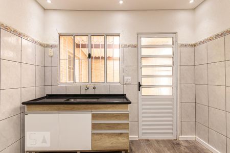 Casa à venda com 60m², 2 quartos e 3 vagas Casa à venda com 60m², 2 quartos e 3 vagasCozinha
