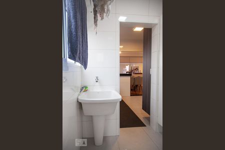 Apartamento à venda com 160m², 3 quartos e 2 vagas Apartamento à venda com 160m², 3 quartos e 2 vagasLavanderia